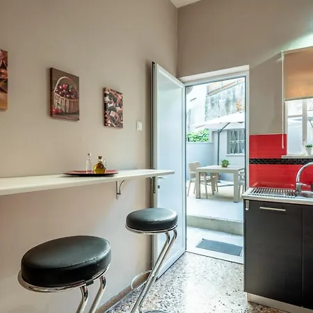 Couple's Flat In Chania Venetian Harbor & Beach Appartamento *
